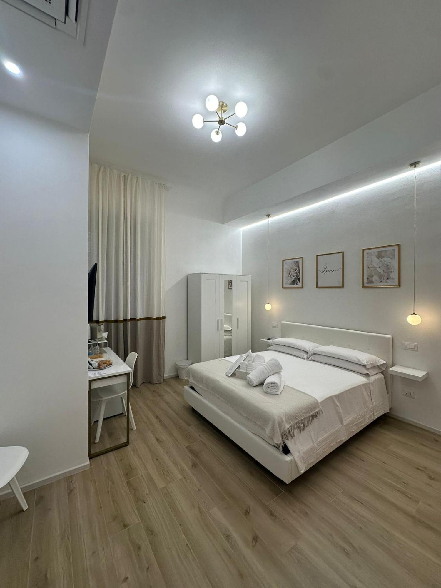 Center Rooms La Spezia Bagian luar foto