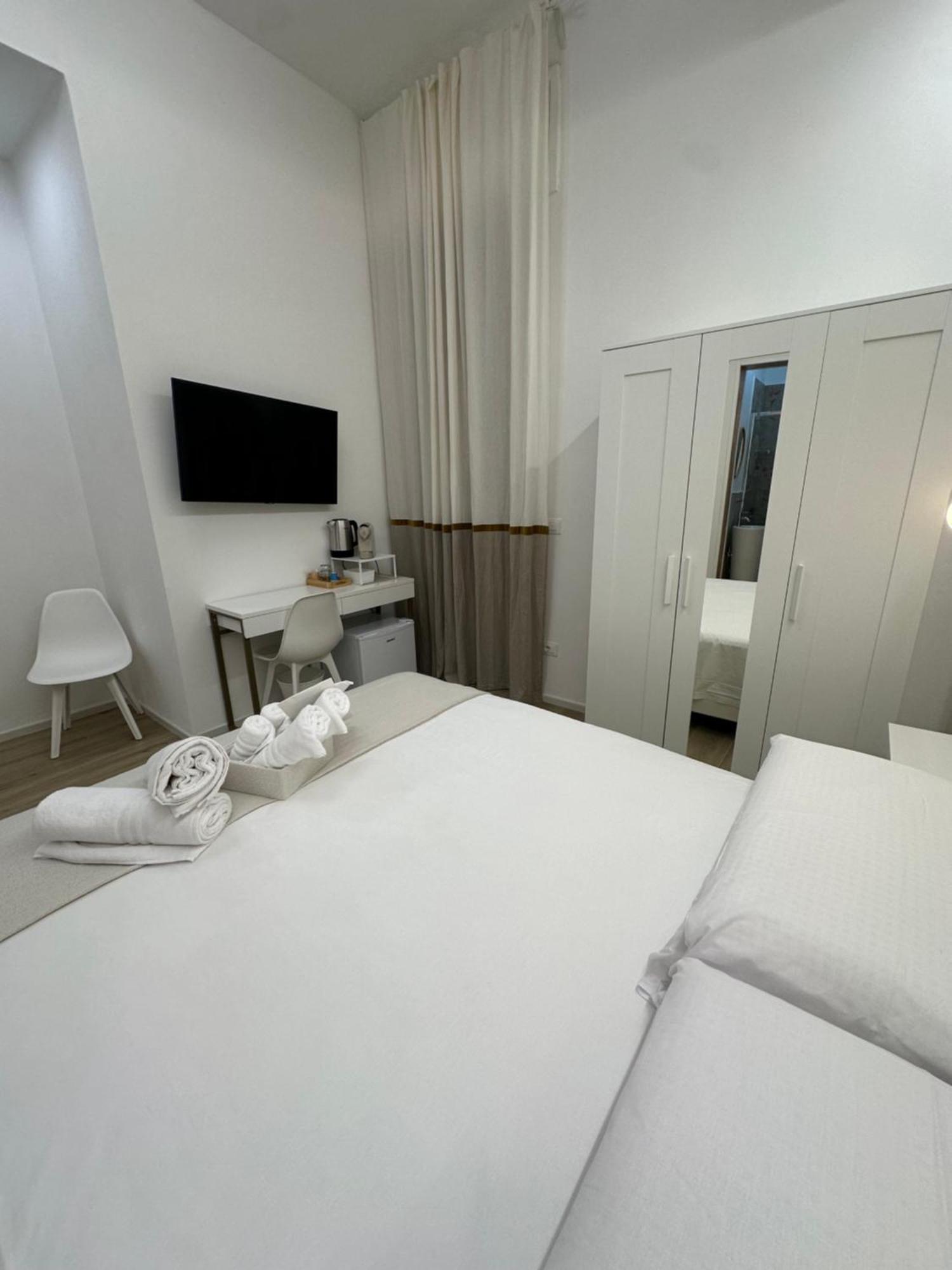 Center Rooms La Spezia Bagian luar foto